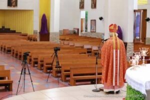 Η_ΕΚΚΛΗΣΙΑ_ΛΑΜΒΑΝΕΙ_ΜΕΤΡΑ_ΓΙΑ_ΤΗΝ_ΠΑΝΔΗΜΙΑ_2.jpg